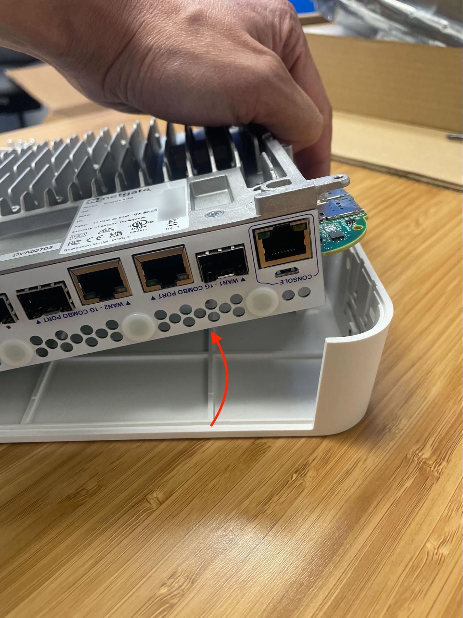 ../_images/netgate-6100-ssd-05-lift-board.jpg
